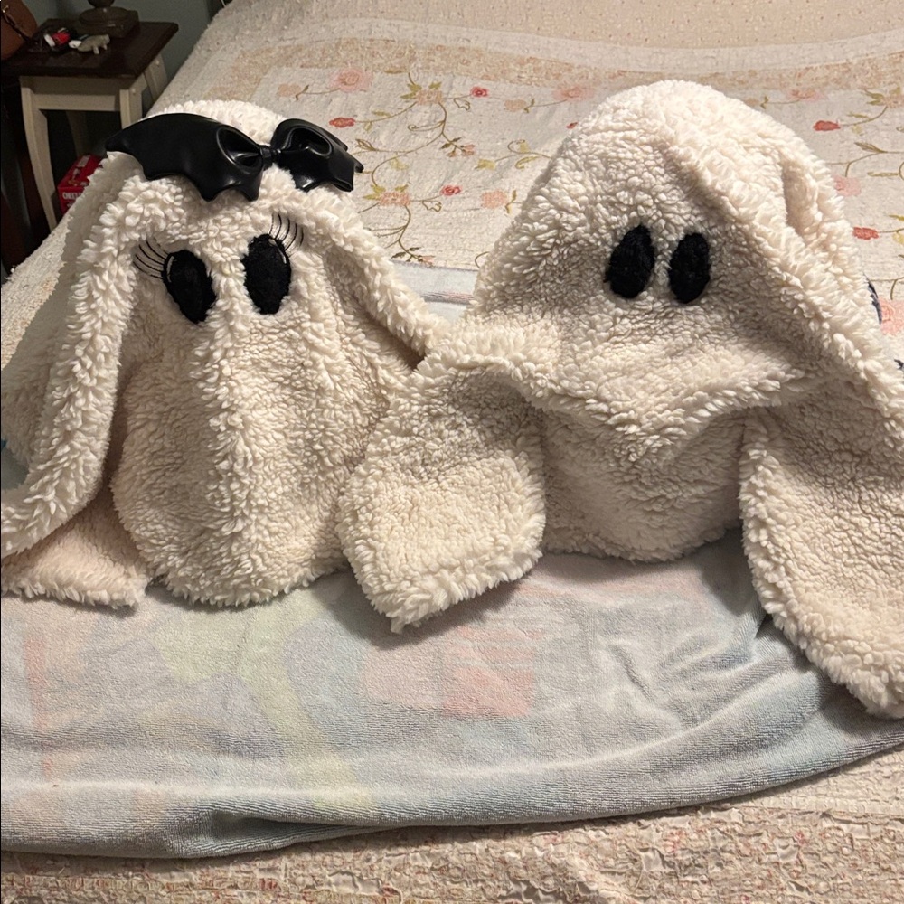 NWT Pottery Barns Mr and Mrs Gus set of 2 pillows new with tags